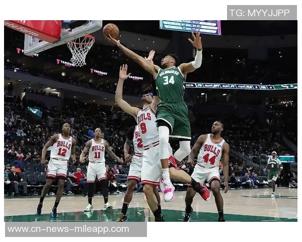 克莱首节火力全开9投5中三分球6投3中轻松斩获14分2篮板1助攻 克莱首节火力全开9投5中三分球6投3中轻松斩获14分2篮板1助攻