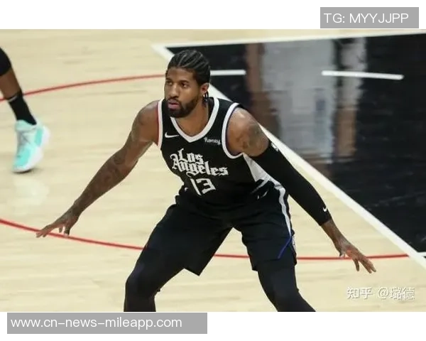 保罗乔治表现平平14投7中仅得17分四项数据难掩球队失利困境 保罗乔治表现平平14投7中仅得17分四项数据难掩球队失利困境